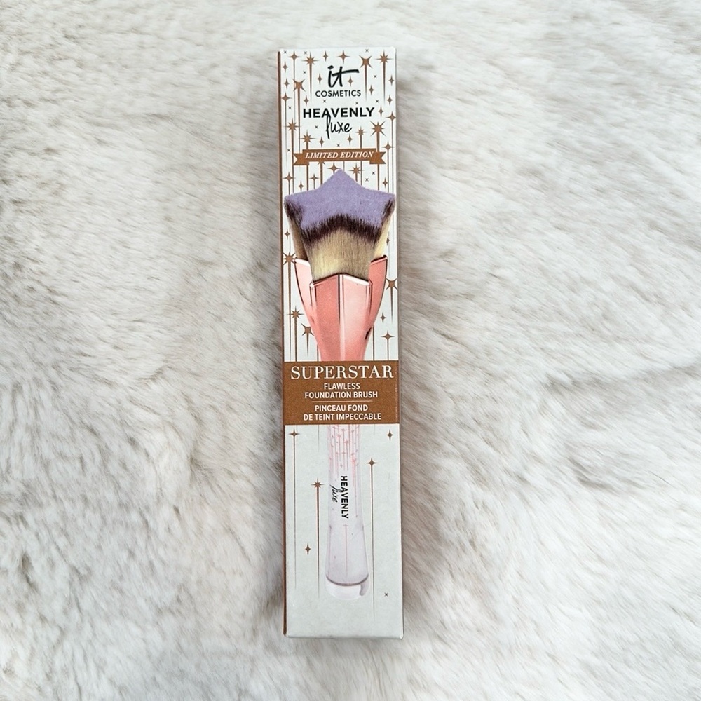 NIB IT Cosmetics Limited Edition Flawless Foundation Star Brush